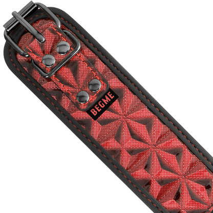 Collare in pelle vegana premium red edition con fodera in neoprene di Begme, immagine 6