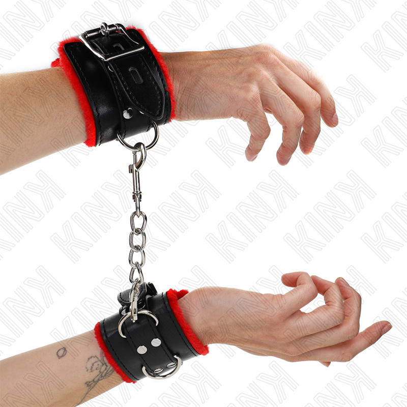 Polsini imbottiti in pelliccia con fori quadri cintura rossa e nera regolabile 17-29 cm x 6 cm di Kink