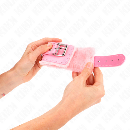 Resistenza da polso imbottita in pelliccia rosa con cintura rosa regolabile 17-29 cm x 6 cm di Kink, immagine 4