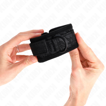 Manette e restrizioni polsi ricoperti di pizzo scuro in neoprene regolabile nero 20-29 cm x 5 cm di Kink, immagine 4