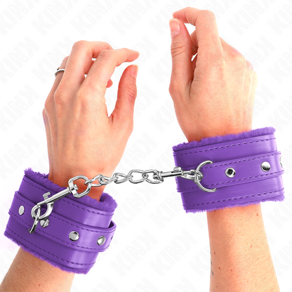 Poggipolsi premium imbottiti in pelliccia viola con cintura viola regolabile 17-29 cm x 6 cm di Kink