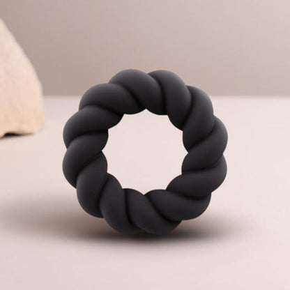 Anello masturbatore twist in silicone nero di Rocks-Off, immagine 2